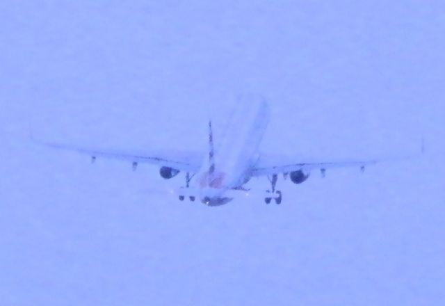 Airbus A321 (N998AN) - Taking off for San Francisco (KSFO)