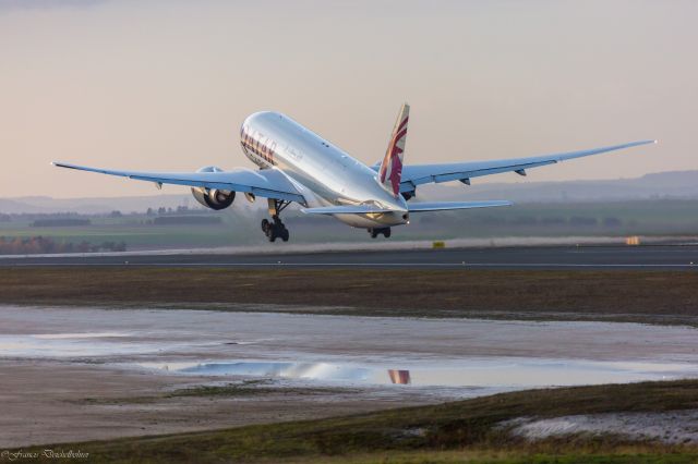 Boeing 777-200 (A7-BFA)