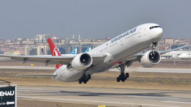 BOEING 777-300 (TC-JJU) - Feb 2019, at the 'old' IST