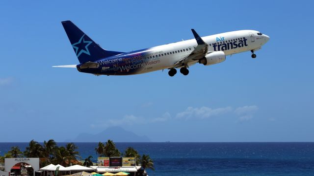 Airbus A330-300 (F-GZHA) - Décollage au dessus de Maho Beach.