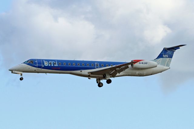 Embraer ERJ-145 (G-RJXE)