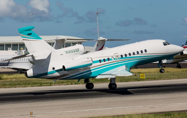 Dassault Falcon 900 (N950SF)