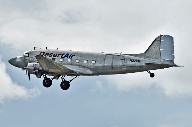 Douglas DC-3 (N272R)