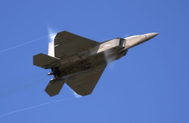 Lockheed F-22 Raptor — - USAF F-22 Demo Team OSHKOSH 2024 