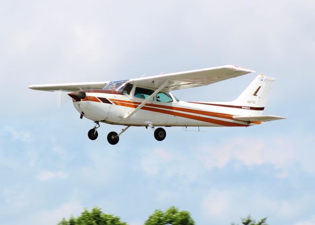 Cessna Skyhawk (N6172D)