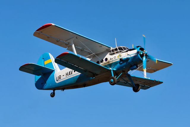 Antonov An-2 (UR-HAV)