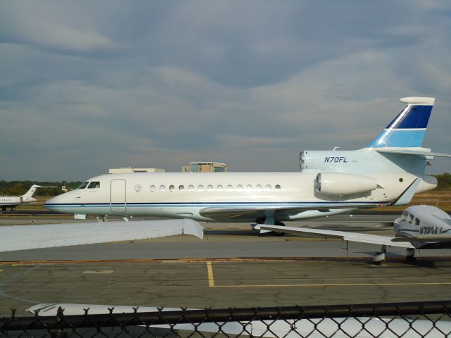 Dassault Falcon 7X (N70FL) - just landed R20L 10/18/10