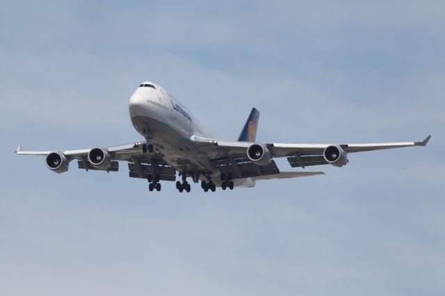 Boeing 747-400 (D-ABVU)