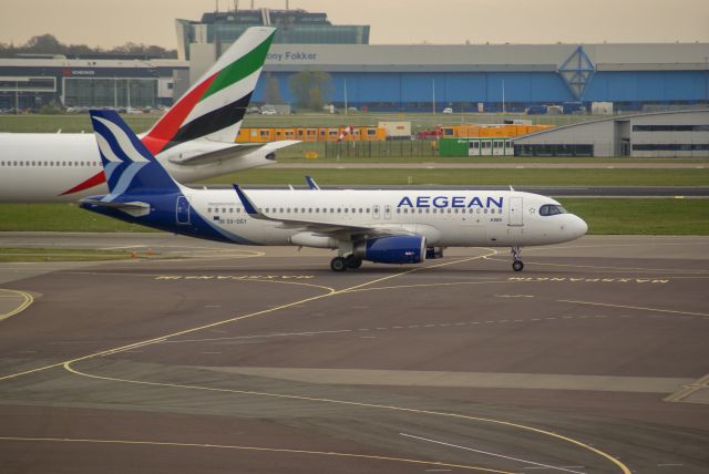 Airbus A321 (SX-DGT) - Aegean Airlines A321-231 cn1433; Lsd from Gecas; Schiphol taxien to Gate 13-04-2022