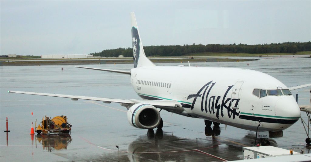 BOEING 737-400 (N762AS)