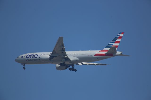 Boeing 777-200 (N791AN)
