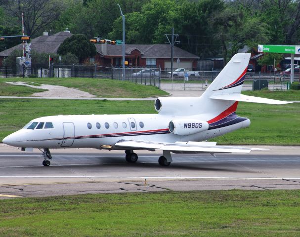 Dassault Falcon 50 (N960S) - KDAL Parking Garage B