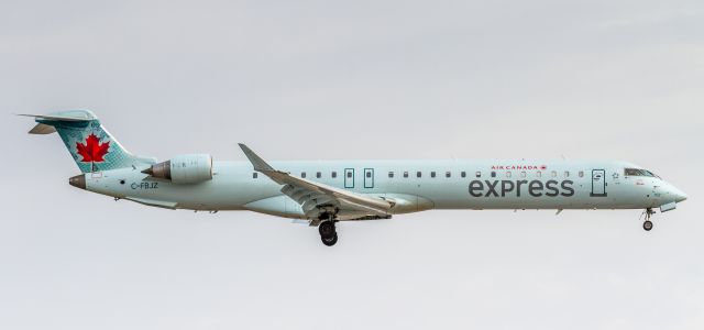 Canadair Regional Jet CRJ-700 (C-FBJZ)