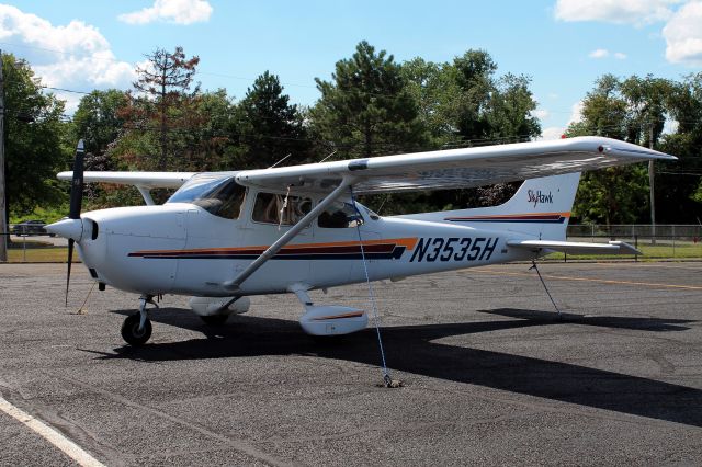 Cessna Skyhawk (N3535H) - Taken July 30, 2013.