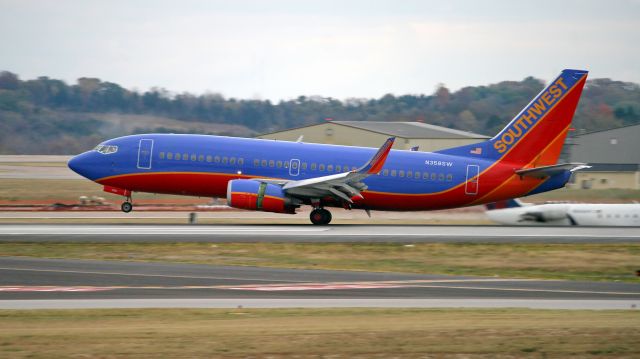 BOEING 737-300 (N358SW)