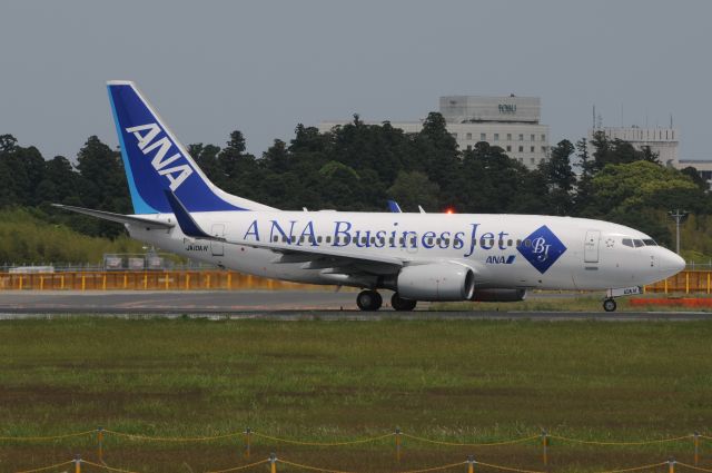 Boeing 737-700 (JA10AN)