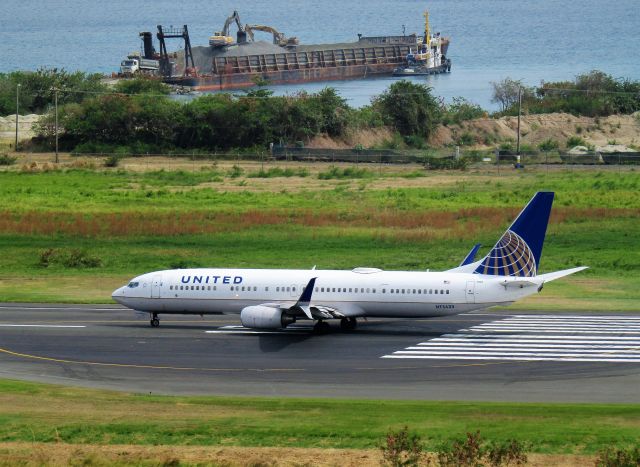 Boeing 737-900 (N75433)