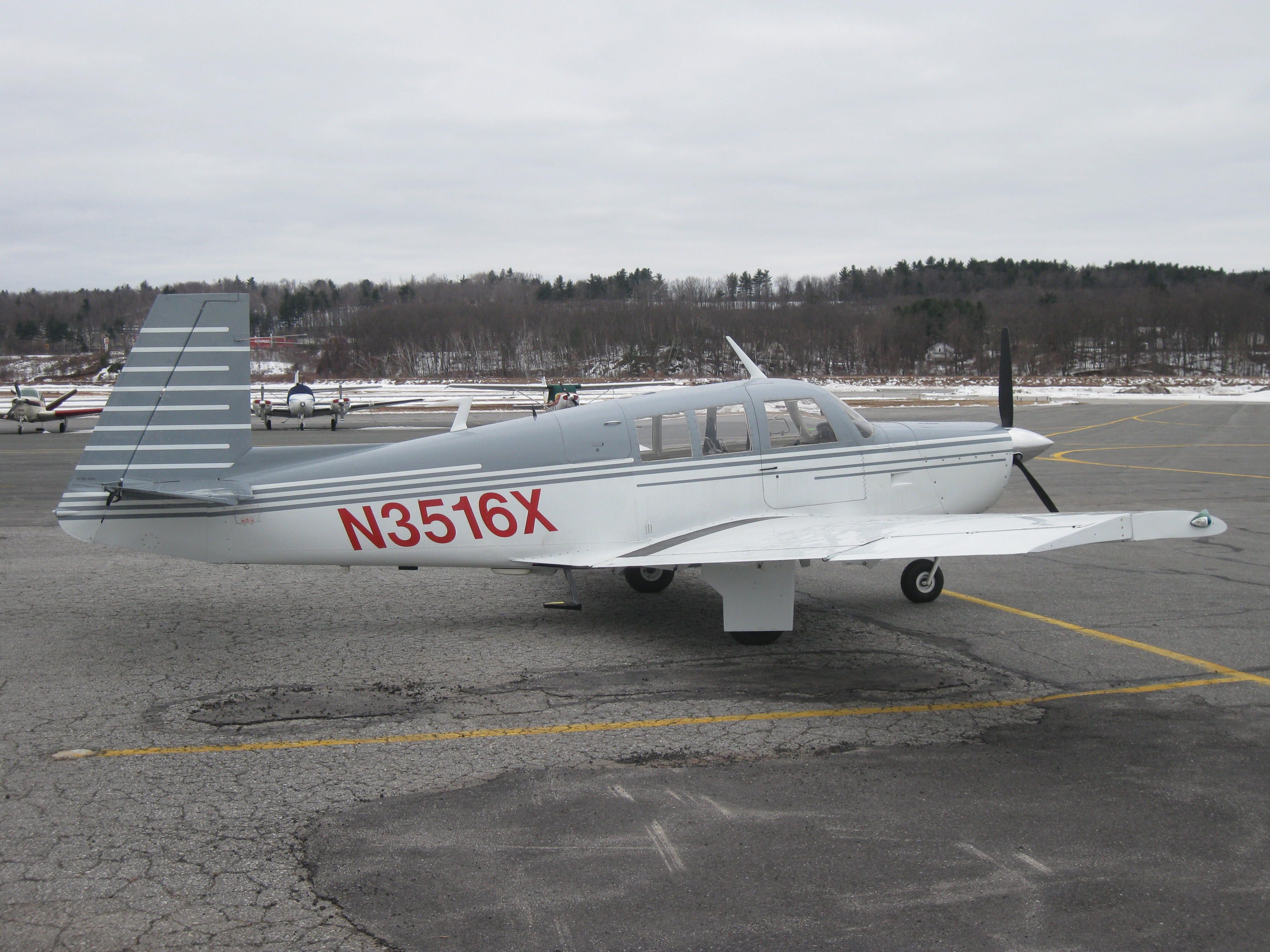 Mooney M-20 (N3516X) - Another lunch arrival.