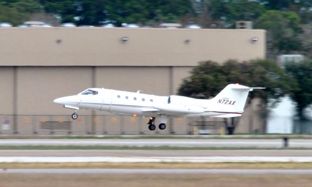 Learjet 45 (N72AX)