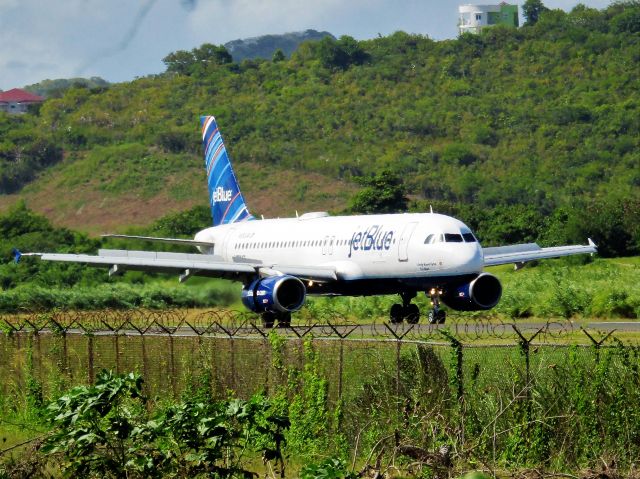 Airbus A320 (N593JB)