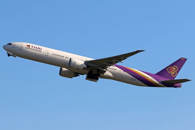 BOEING 777-300 (HS-TKY)