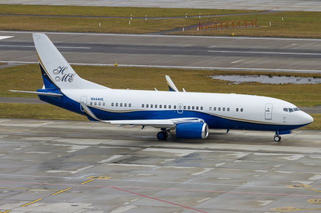 BOEING 737-300 (N444HE)