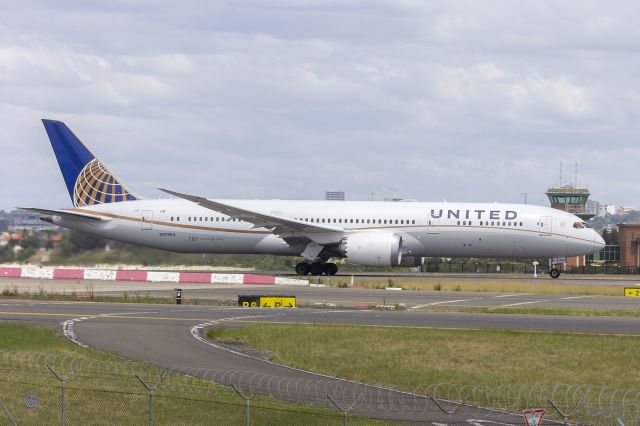 Boeing 787-9 Dreamliner (N27964) - United Airlines (N27964) Boeing 787-9 Dreamliner departing Sydney Airport.