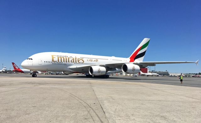 Airbus A380-800 (A6-EUT) - Surprise guest