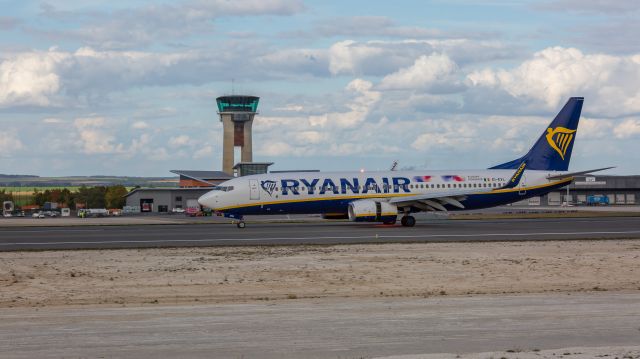 Boeing 737-700 (EI-EVL)