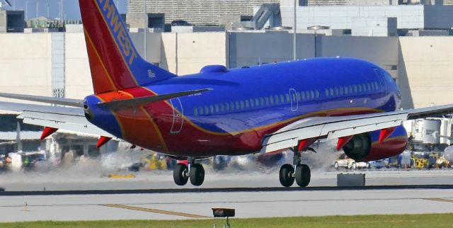 Boeing 737-700 —
