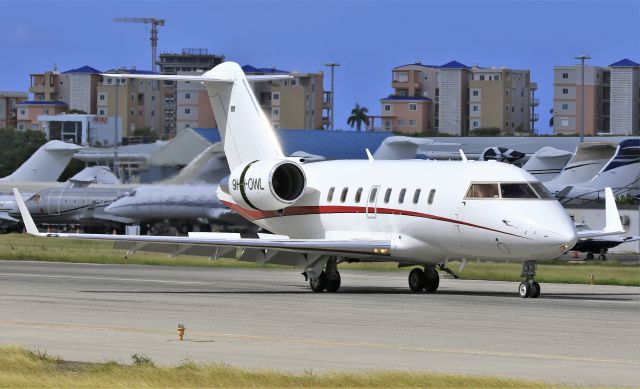 Canadair Challenger (9H-OWL)