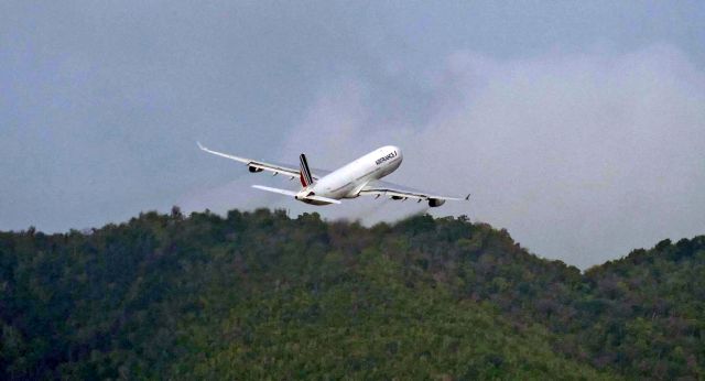 Airbus A330-200 — - F-GLZO Airbus A340-313X