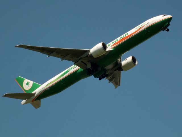 BOEING 777-300ER (B-16702)