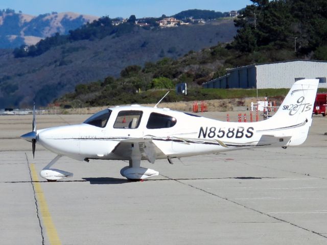 Cirrus SR-22 (N858BS)