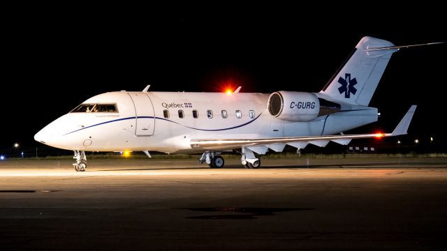 Canadair Challenger (C-GURG)