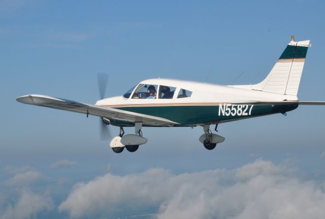 Piper Cherokee (N55827)