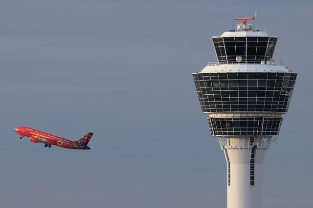 Airbus A320 (OO-SNA)