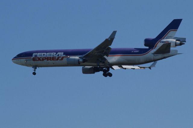 Boeing MD-11 (N608FE) - Final Approach to Narita Intl Airport Rwy34 on 1993/11/23