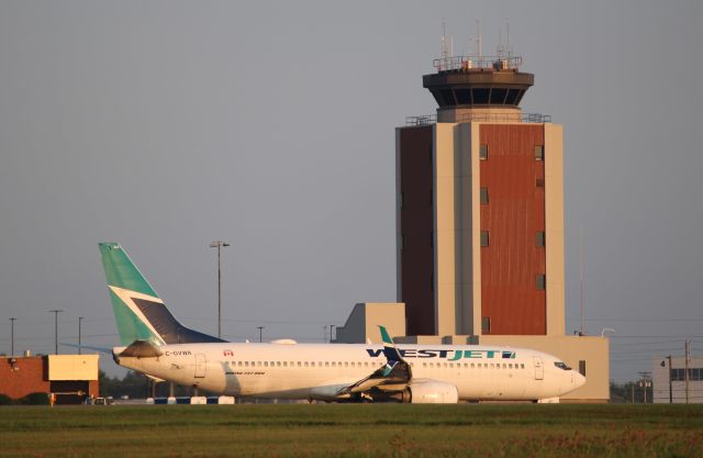 Boeing 737-800 (C-GVWA)