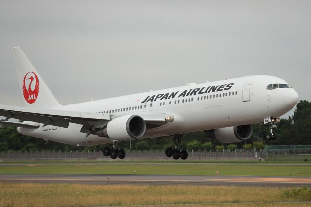 BOEING 767-300 (JA614J) - July 23rd 2020:HND-HKD.