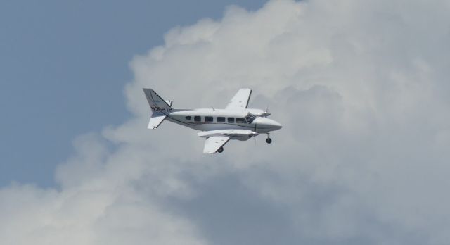 Piper Navajo (N3587P)