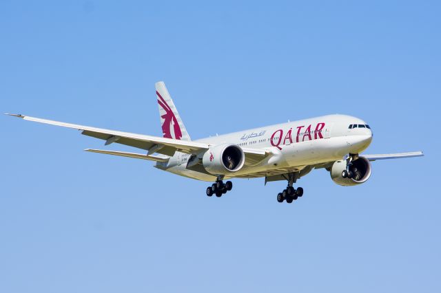 Boeing 777-200 (A7-BBE) - 09/13/2015 Qatar A7-BBE B777 KDFW - Beautiful Livery On These Planes