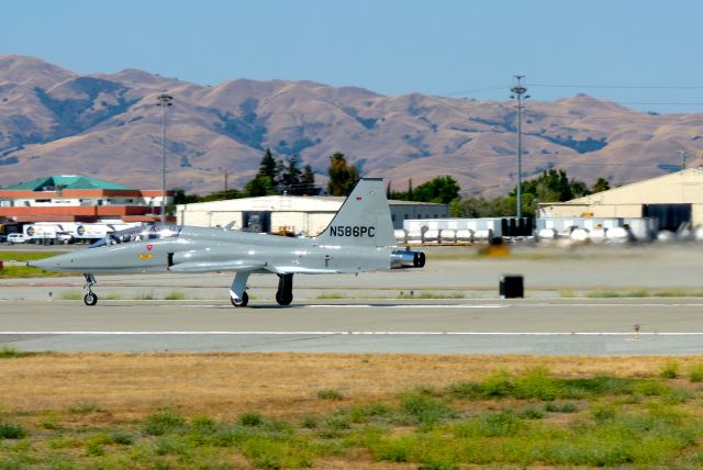 Northrop T-38 Talon (N586PC)