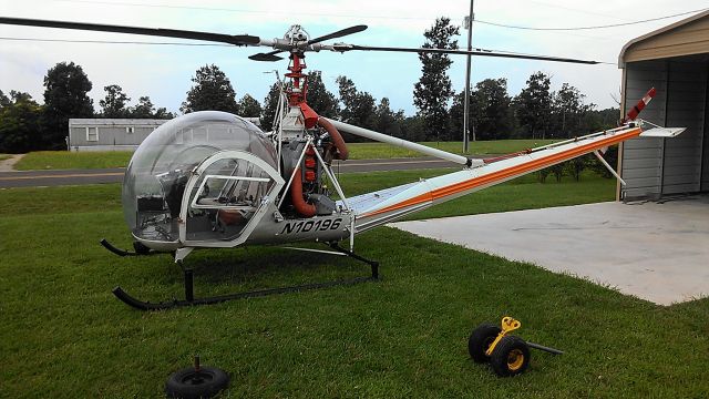 ROGERSON HILLER UH-12E Hauler (N10196)