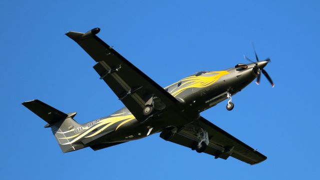 Pilatus PC-12 (OH-DEN)