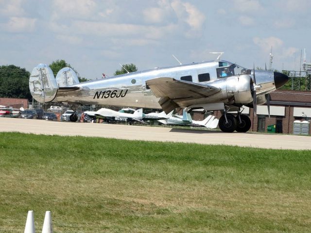 Beechcraft 18 (N136JJ)