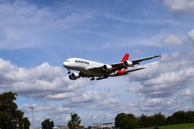 Airbus A380-800 (VH-OOF)