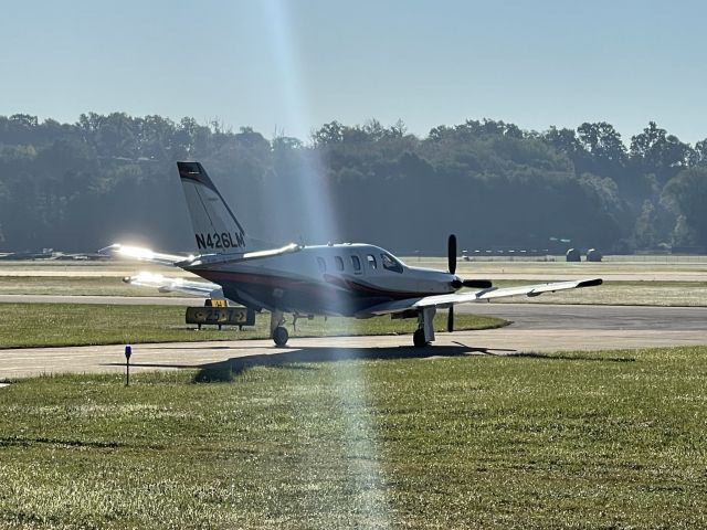 Socata TBM-700 (N426LM) - Taxi to rwy 25