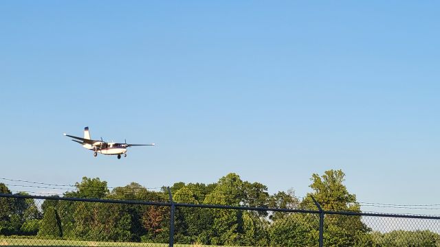 Aero Commander 500 (N6164X) - On Short Final and hanging out to land