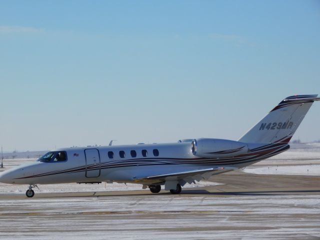 Cessna Citation CJ4 (N429MR) - N429MR lands and taxis to park among the many Cessna 172s that were flying that day.